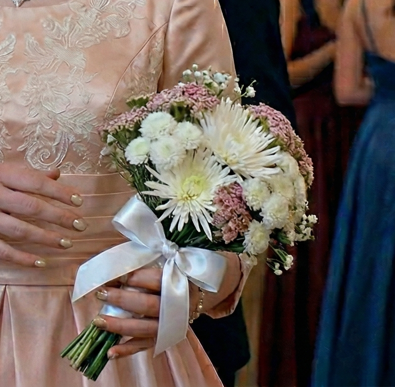 White and Blush Bouquet